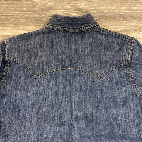 Ralph Lauren denim shirt- shadow on pic- no fading! - Picture 4 of 7